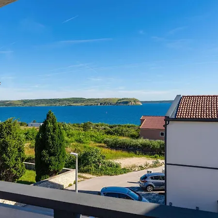 Διαμέρισμα Beautiful In With House Sea View Rtina